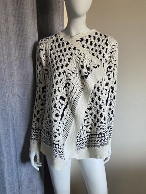 Beulah Style Cream and Black Patterned Knit Sweater w Gold Sparkles